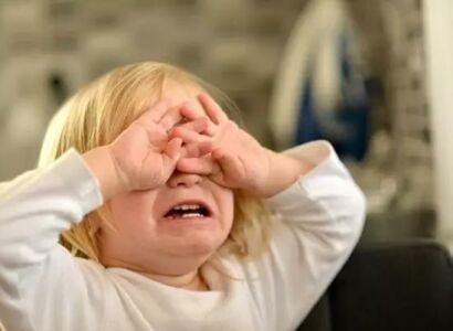 Mon enfant me pousse quand je viens le chercher à la crèche