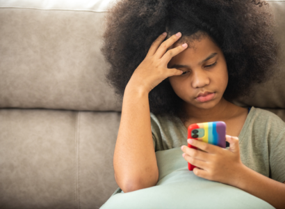 Les réseaux sociaux et les moqueries sur les enfants